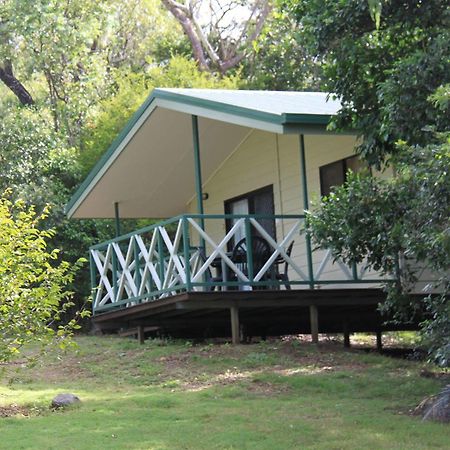 Capricorn Caves Hotel Rockhampton Bagian luar foto