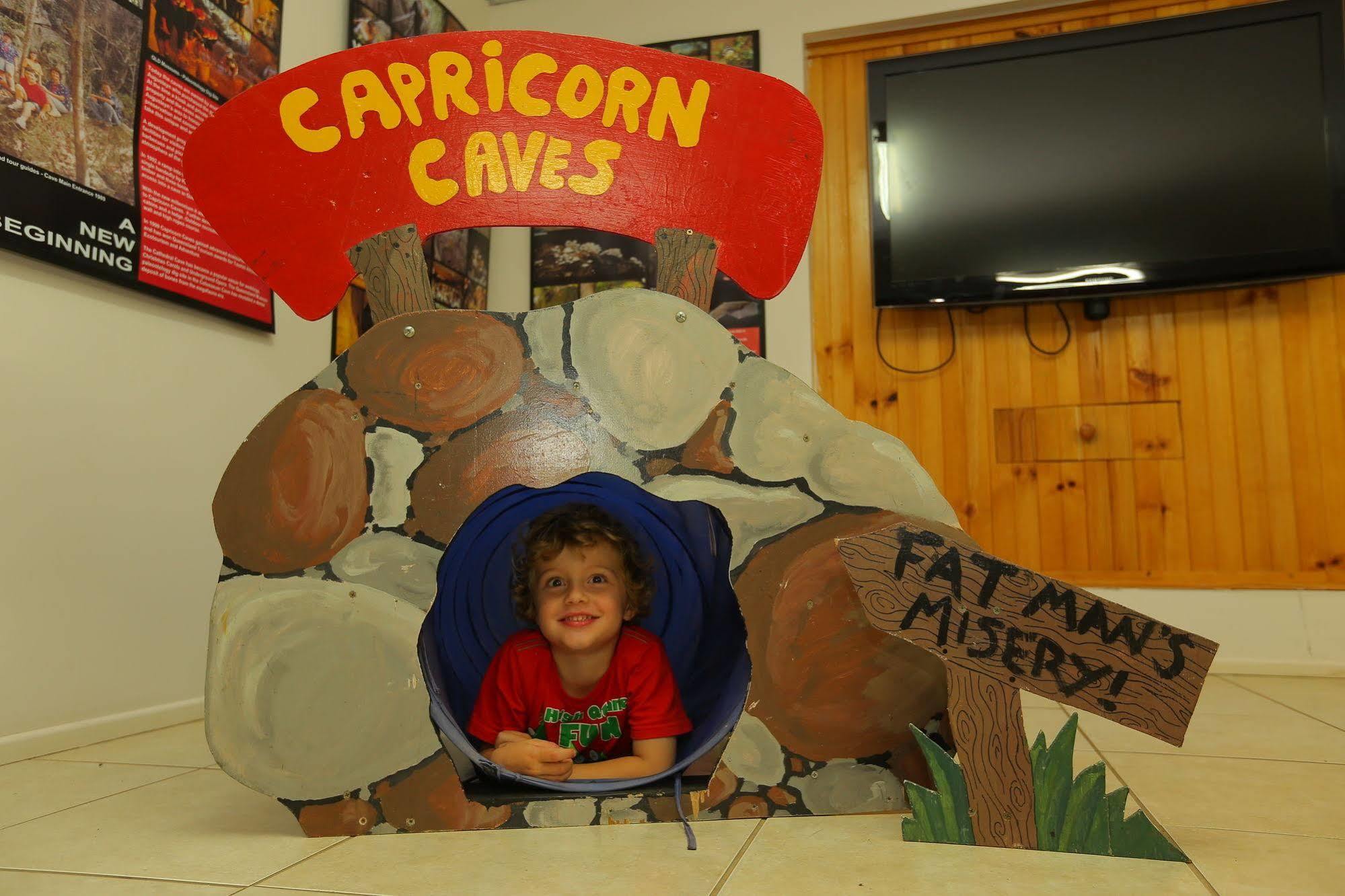 Capricorn Caves Hotel Rockhampton Bagian luar foto