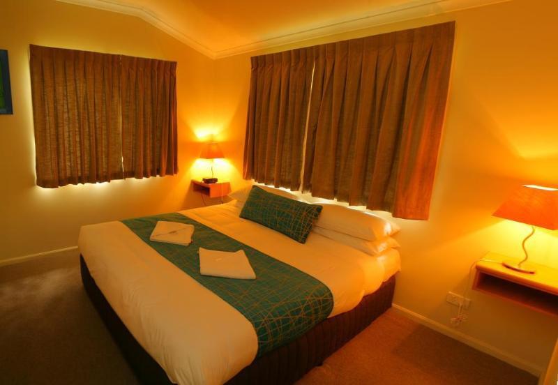 Capricorn Caves Hotel Rockhampton Bagian luar foto